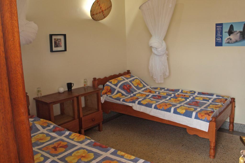 Voi Lutheran Guesthouse Kamer foto